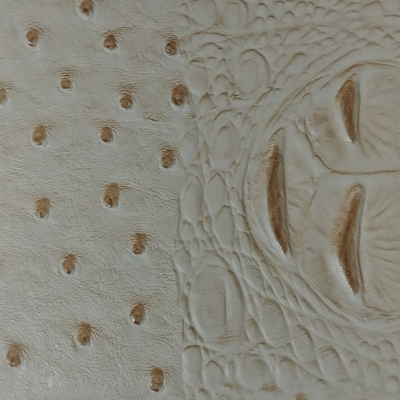 Tritexture Cream Single Zipper Wallet with Strap - Picture 3 of 9